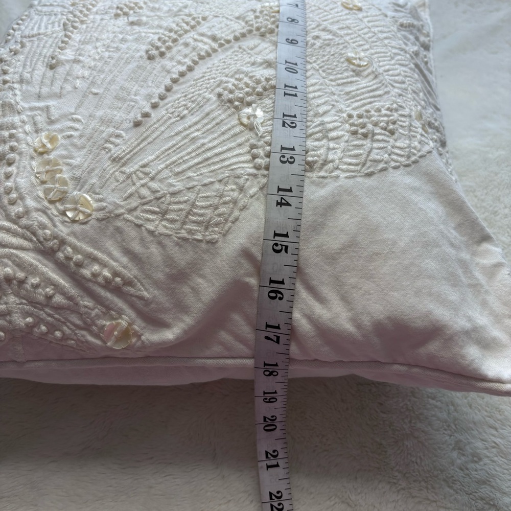 Pottery Barn Cream White Embroidered Shell Pattern Throw Pillows & Inserts Pair - Picture 12 of 12